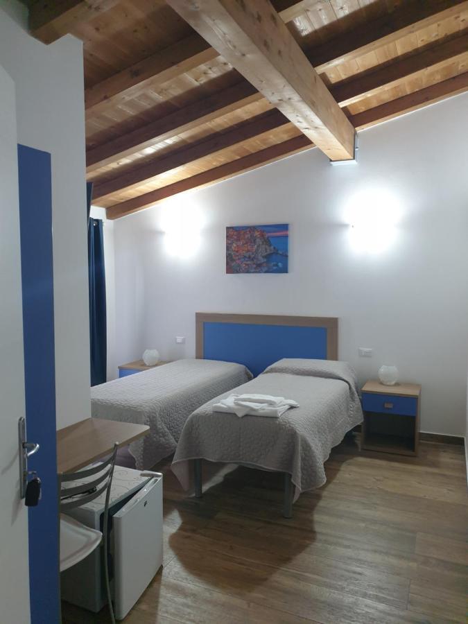 Hotel Ca Thomas Castelnuovo Magra Habitación foto